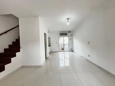 Dúplex 4 amb c/cochera APTO CRÉDITO, Monte Grande