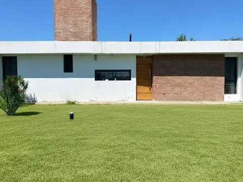 CASA EN LA COLONIA TIROLESA 3 DORMI AMPLIO LOTE