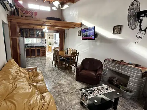 Casa 4 ambientes con 1 baño