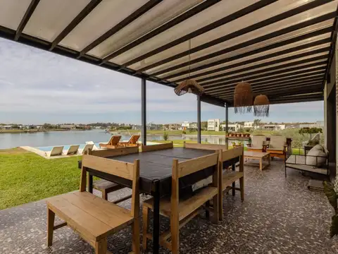 VENTA CASA 5 AMBIENTES SAN SEBASTIAN ESCOBAR