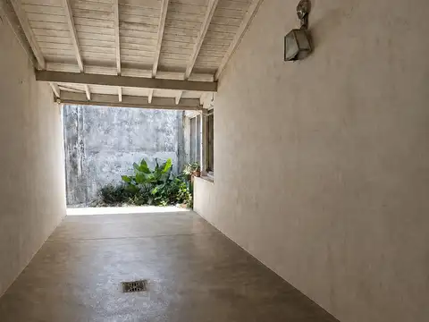 CHALET A REFACCIONAR DE AV MAIPU AL RIO