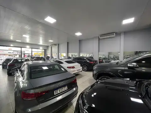 Local comercial, Av. Colón casi San Juan.