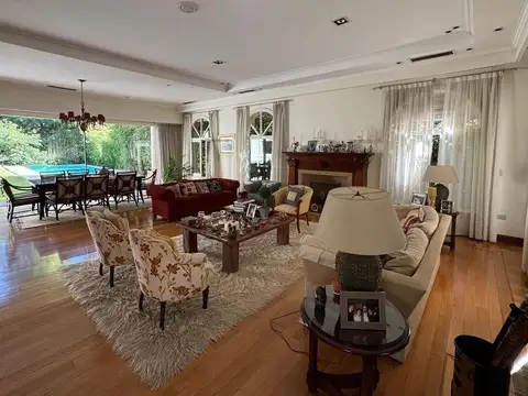 Casa  en Venta en Acassuso, San Isidro, G.B.A. Zona Norte