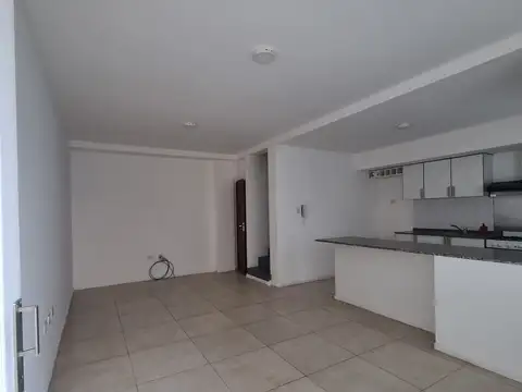 Depto Tipo Casa en Alquiler en Centro  - Zarate, $ 860.000