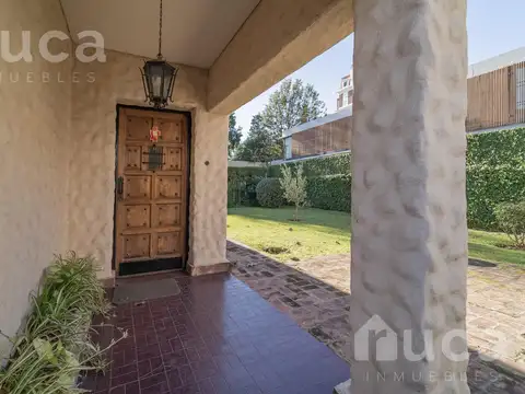 Casa 6 ambientes con 2 baños