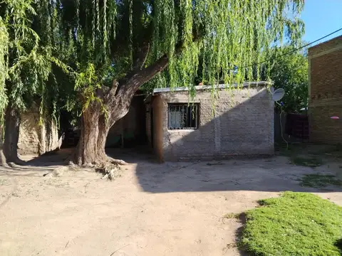 VENDO TERRENO CON CASA A RECICLAR