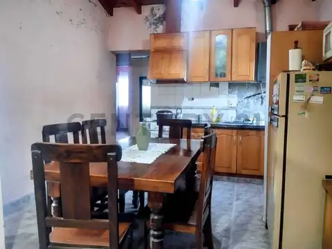Casa 3 ambientes con 1 baño