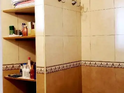 Casa en venta de 3 dormitorios c/ cochera en España Y Hospitales