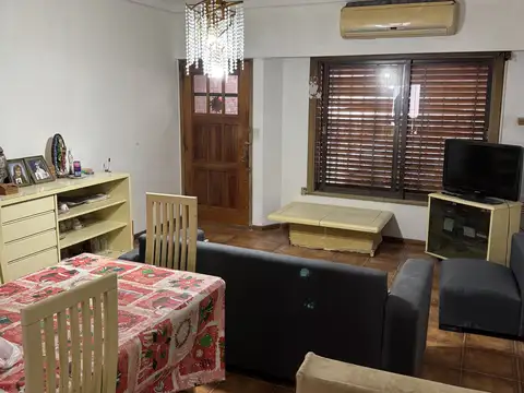 Depto Tipo Casa 4 ambientes con 3 baños