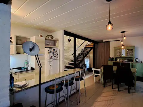 VENTA CASA FAMILIAR EN PILAR HOUSE 3 DORMITORIOS, PILETA, QUINCHO