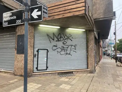 Local en Alquiler en Florida, $ 670.000