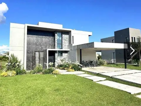 CASA EN VENTA TERRALAGOS CON VISTA A LA LAGUNA