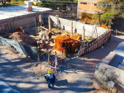 Casa 4 ambientes con 2 baños