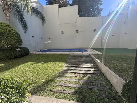 DEPTO DE 1 AMB.  PISO 9º AL C/FRENTE, DE 10 AÑOS DE ANTIGUEDAD, de aprox 30Mts2, EN EXCELENTE ESTADO