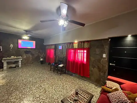 600 e/  9 y 11 - CASA CON JARDIN (VILLA 100