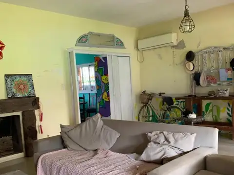 Casa en Venta con 3 cocheras