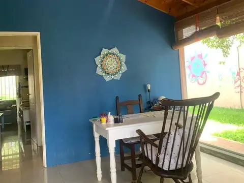 Casa en Venta con 3 cocheras
