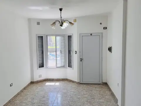 Casa 2 ambientes con 2 baños