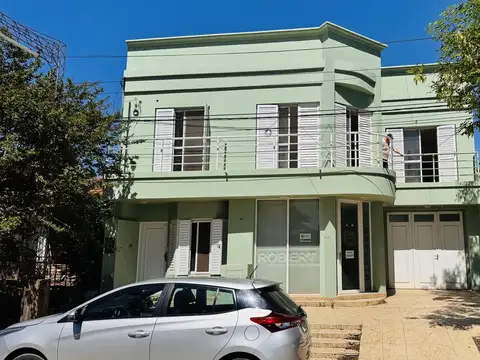 Sanguinetti entre San Martín y Bolívar
