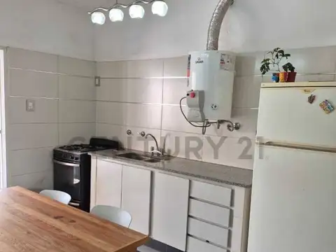 Casa 5 ambientes con 1 baño