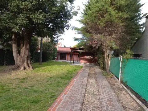 Calle 462 entre Cno. Belgrano y 21 D