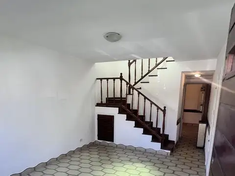 Casa 2 ambientes con 1 baño