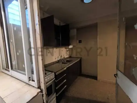 ALQUILER OFICINA 2 AMBIENTES, PATIO Y COCHERA – VILLA DEVOTO
