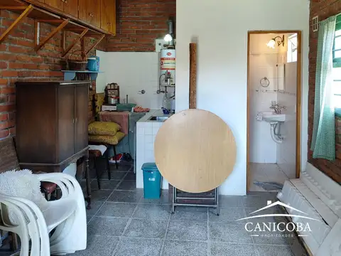 Casa 4 ambientes con 2 baños