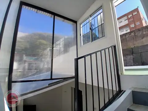 Depto Tipo Casa en Alquiler de 4 ambientes