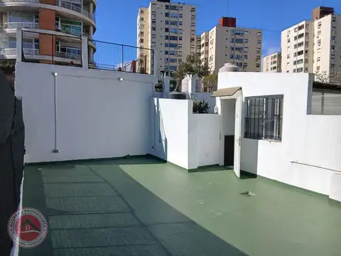 Depto Tipo Casa en Alquiler en Colegiales, $ 1.900.000