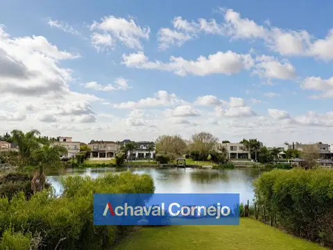 Alquiler | Casa 4 ambientes con vista a la laguna en Barrio Los sauces | Nordelta