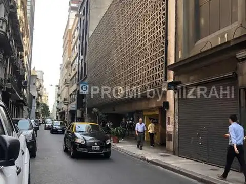 Venta de 44 Cocheras en Block