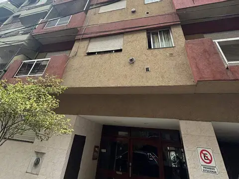 Venta Departamento 1 ambiente con Cochera. La Perla
