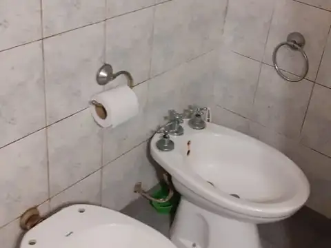 Casa Multifamiliar con Local OPORTUNIDAD 