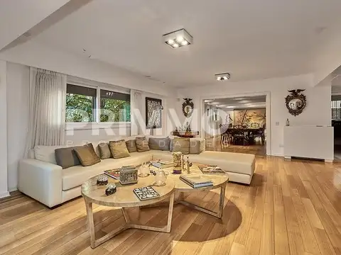VENTA Departamento 5 amb con dos patios parrilla y jardin - Palermo Chico