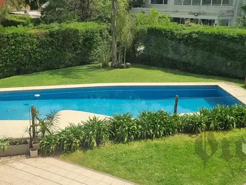 Casa en Venta con 5 cocheras