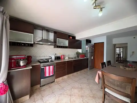 Depto Tipo Casa en Venta con 2 cocheras