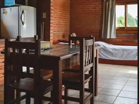 Casa 2 ambientes con 1 baño