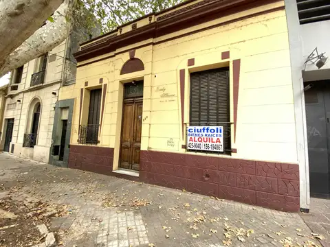 Local/oficina en pleno pichincha. Bajisimos gastos mensuales. 2 habitaciones, kitchenette