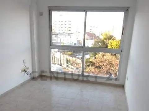 25 entre 44 y 45 100, Piso 0