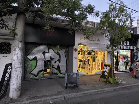 Vende Local Comercial con Espacio Aereo Edificable en Bgui Centro