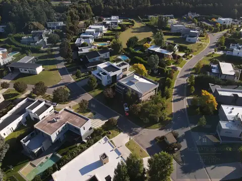 Casa en venta en barrio Arenas del Sur