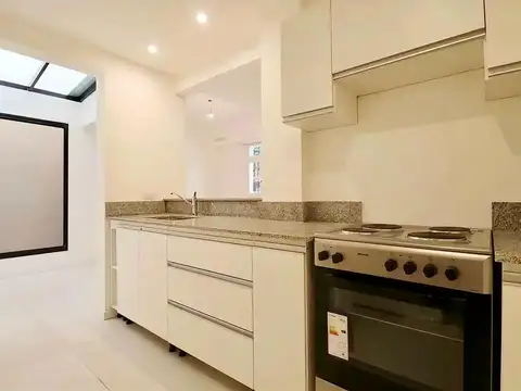 PB - VENTA DEPARTAMENTO 3 AMBIENTES CON PATIO Y ESCRITORIO