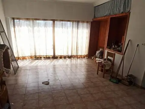 CASA 5 AMB EN VENTA   R. MEJIA