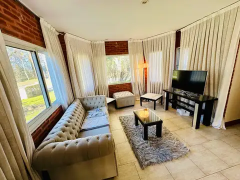 Casa en Venta en Solar Del Bosque, USD 270.000