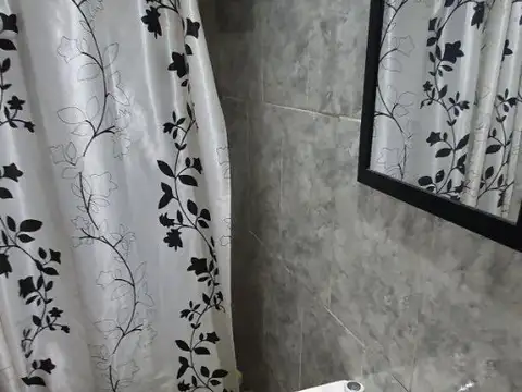 Vendo Dos Casas Sobre El Mismo Lote Lomas de Zamora