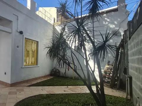 Hermosa Casa 3 Ambientes con Cochera, Patio y Terraza en Alquiler * Recien Pintada * Villa Urquiza