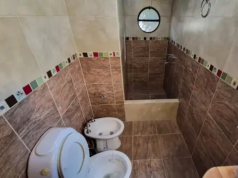 VENTA CASA TRES DORMITORIOS ICHO CRUZ