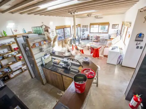 En venta hermosa y espaciosa casa en Solanas, de 2 dormitorios