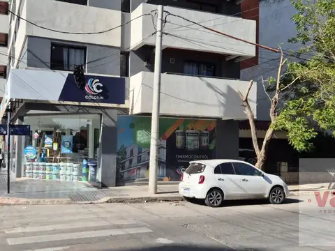 Local en Venta en Alto Alberdi, USD 450.000